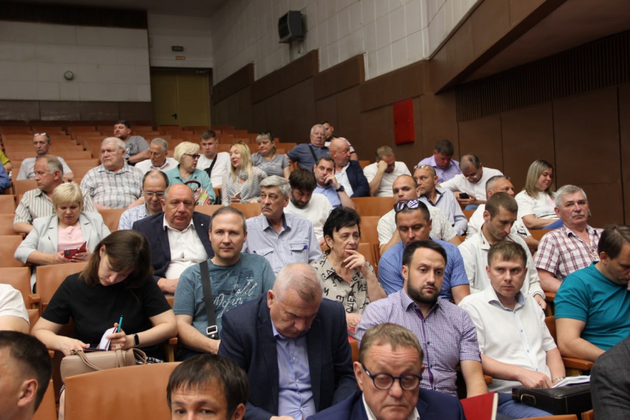 Володин призвал работать во дворах Саратова, как на фронте