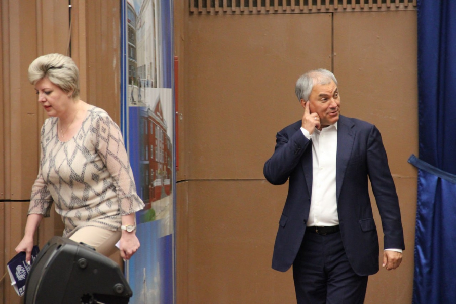 Володин призвал работать во дворах Саратова, как на фронте