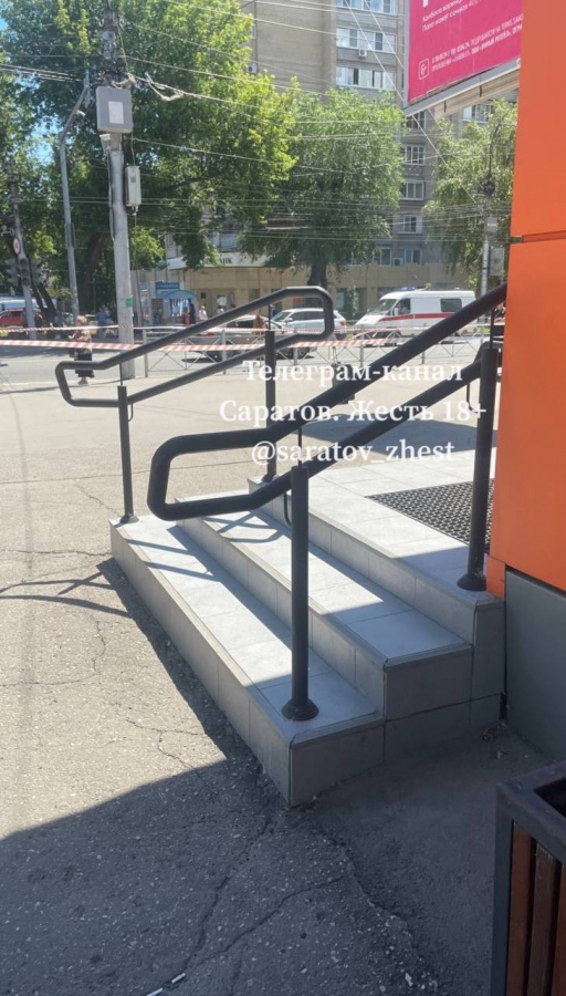 Проспект Энтузиастов оцепили из-за чемодана посреди улицы