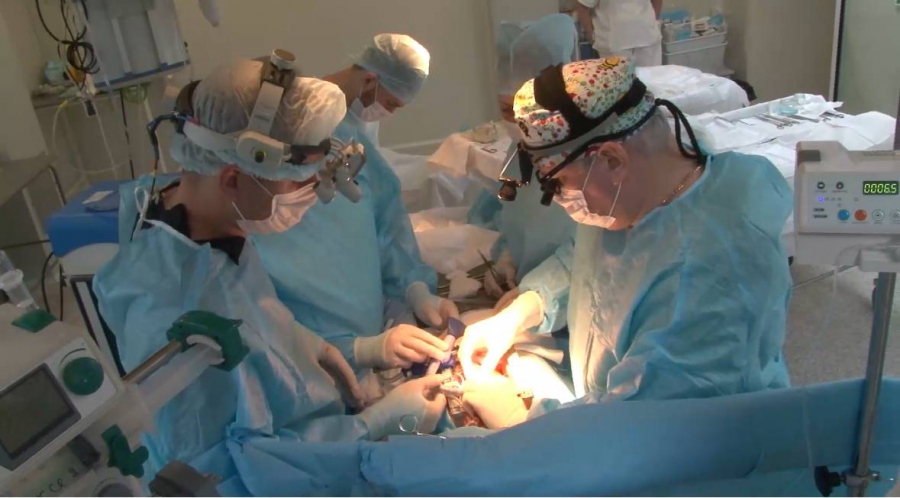 Саратовские хирурги удалили крупную миксому из сердца 85-летней пациентки