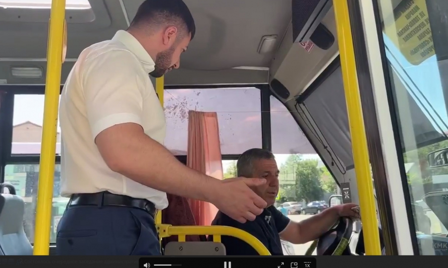 На перевозчиков завели дела за неработающие кондиционеры в автобусах Саратова