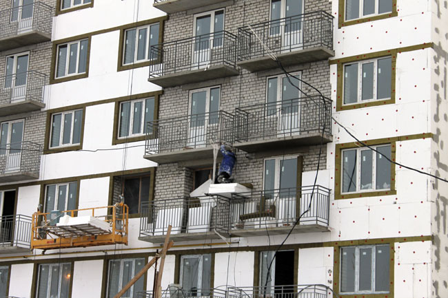 Журналистку не пустили в новостройки для переселенцев из аварийного жилья