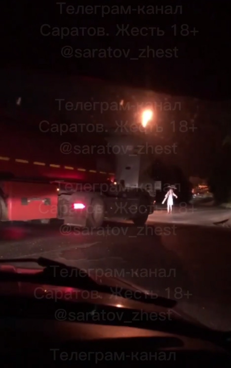 В Увеке на ночной дороге увидели женщину с могильным крестом наперевес