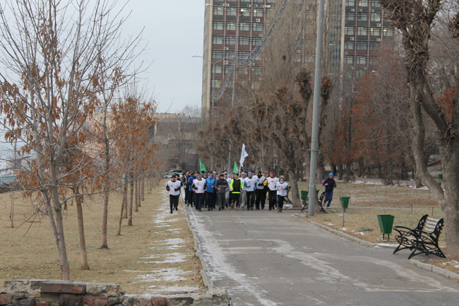Секретарь ОП РФ в Саратове поручил «сделать китайцев» по числу бегунов