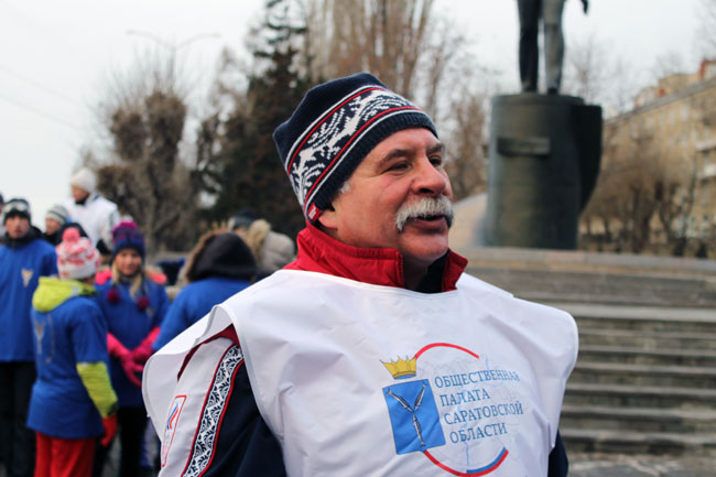 Секретарь ОП РФ в Саратове поручил «сделать китайцев» по числу бегунов