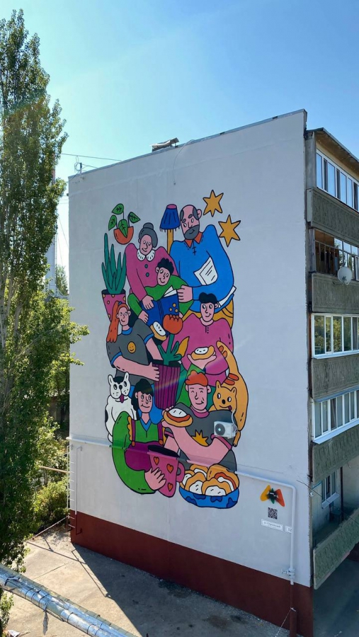 В Жасминном появился мурал «Ватрушки» высотой в 5 этажей