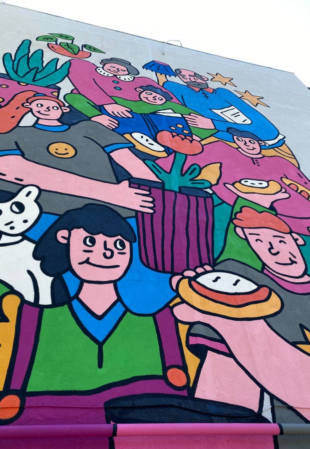 В Жасминном появился мурал «Ватрушки» высотой в 5 этажей