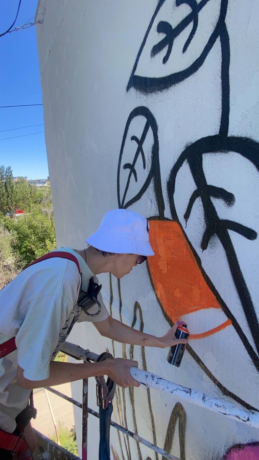 В Жасминном появился мурал «Ватрушки» высотой в 5 этажей