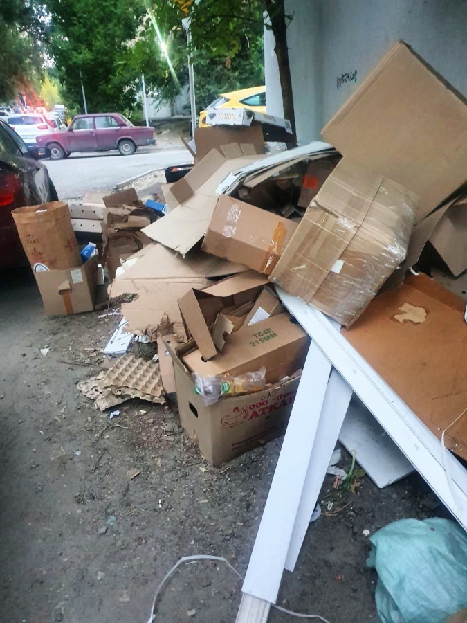 Саратовцы жалуются на свалки в центре города: «Жара, антисанитария, вонь!»