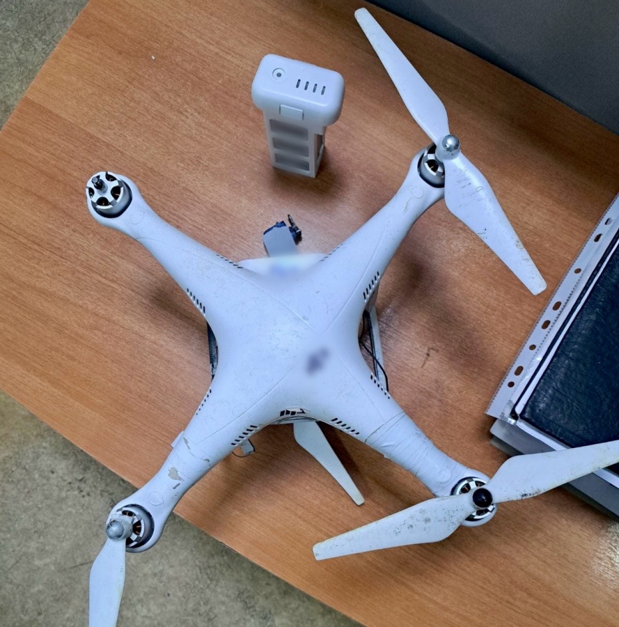 В Пугачеве с помощью БПЛА пытались доставить в строгую колонию смартфоны