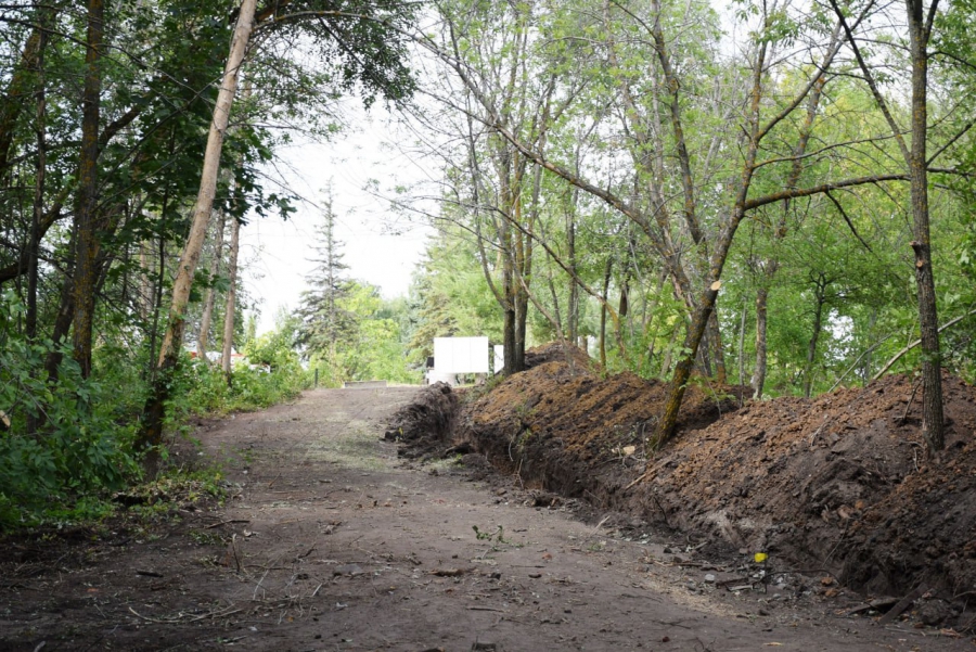 В Парке Победы заменят плитку у Вечного огня и асфальт у «Журавлей»