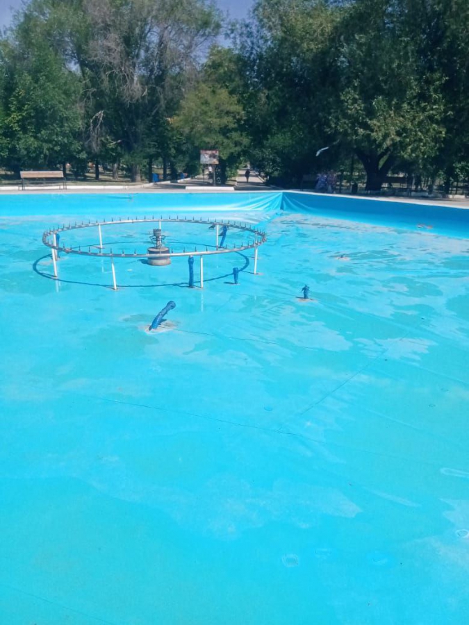 Фонтан в сквере Победы неправильно используют: моют животных, купаются, ломают