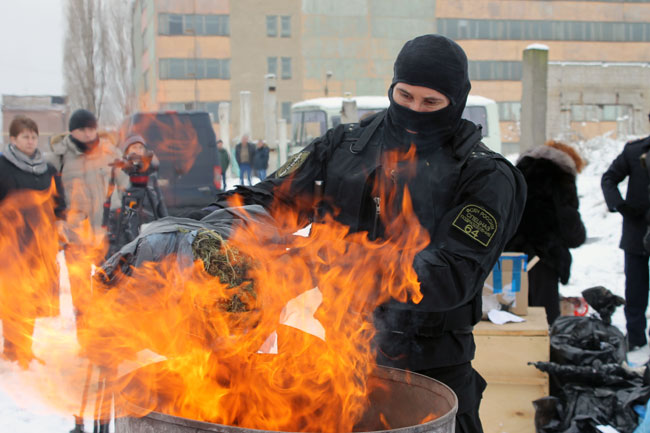 В Саратове уничтожили крупную партию наркотиков