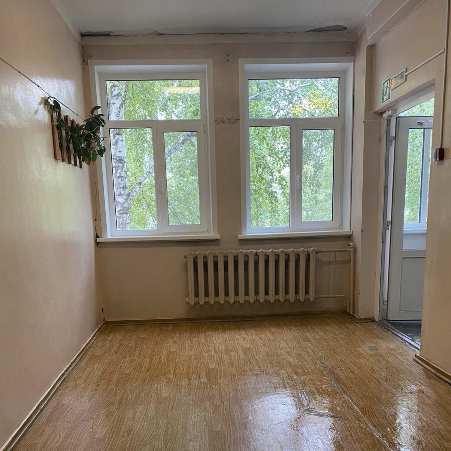 В Балакове отремонтируют лестницы и крышу в здании женской консультации