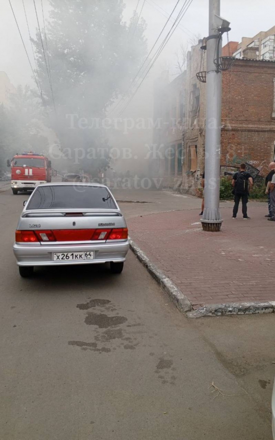 На Вавилова горел дом рядом с историческим зданием