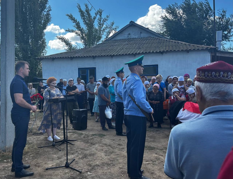 В Краснокутском районе простились с погибшим в СВО Каирбулатом Куанчалиевым