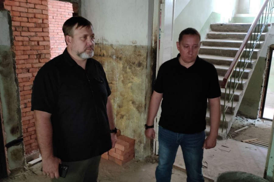 Гладков: Ремонт участковой больницы в Балашовском районе под угрозой срыва