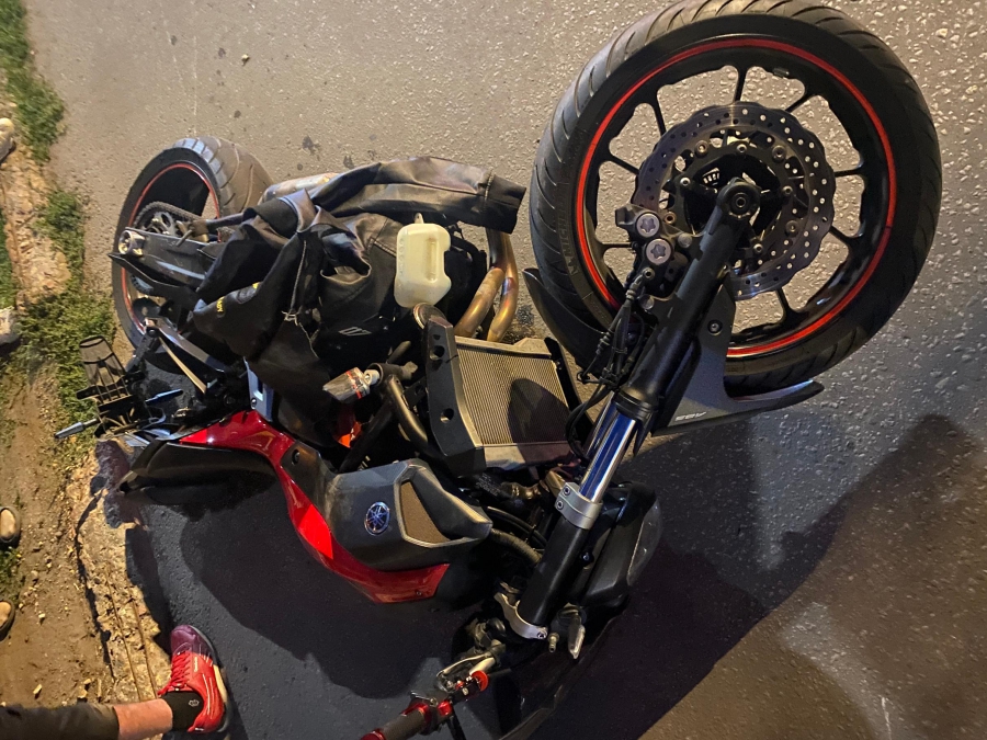 В Энгельсе мотоциклист на «Ямахе» пострадал в ДТП с «Пежо»