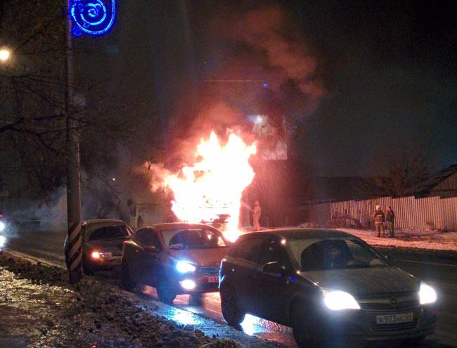 В Саратове горели автобус и трамвай