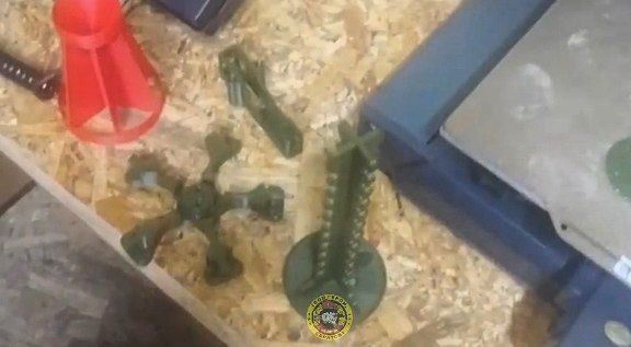 Саратовским бойцам СВО передали 3D-принтер и необычный маскировочный зонт