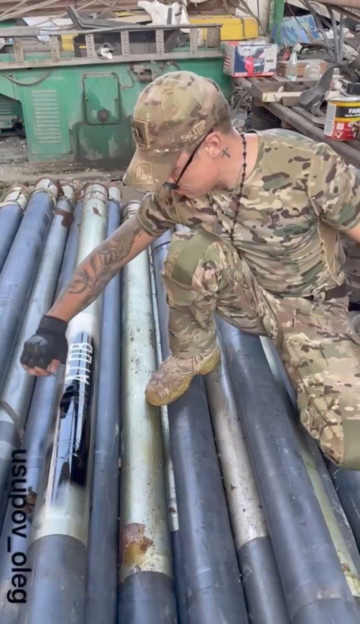 Саратовским бойцам СВО передали 3D-принтер и необычный маскировочный зонт