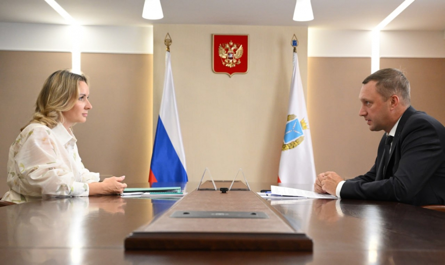 Детский омбудсмен РФ в Саратове предложила создать оператора по поддержке семей
