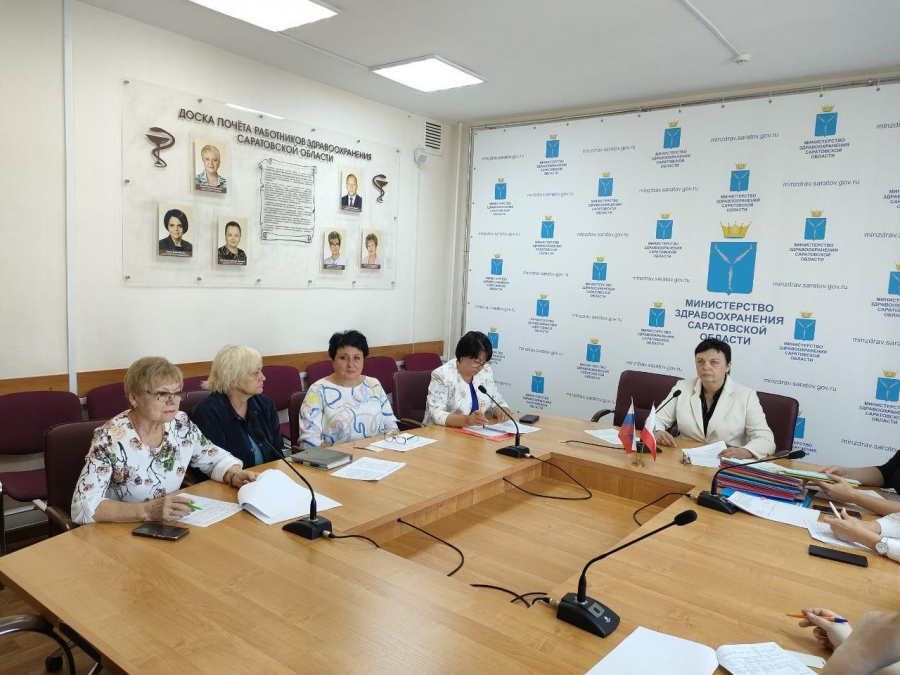 В Саратовской области более 50 медиков по госпрограмме уехали работать в села