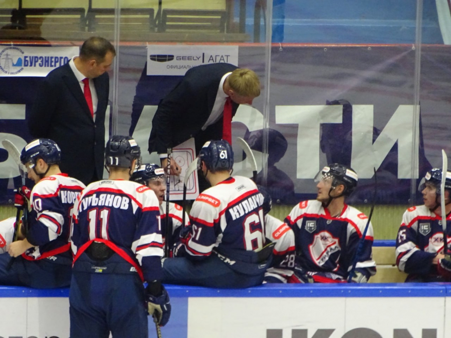 «Кристалл» проиграл домашний матч «Соколу»