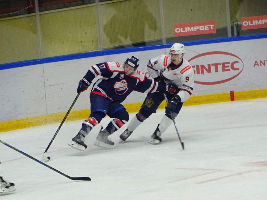 «Кристалл» проиграл домашний матч «Соколу»