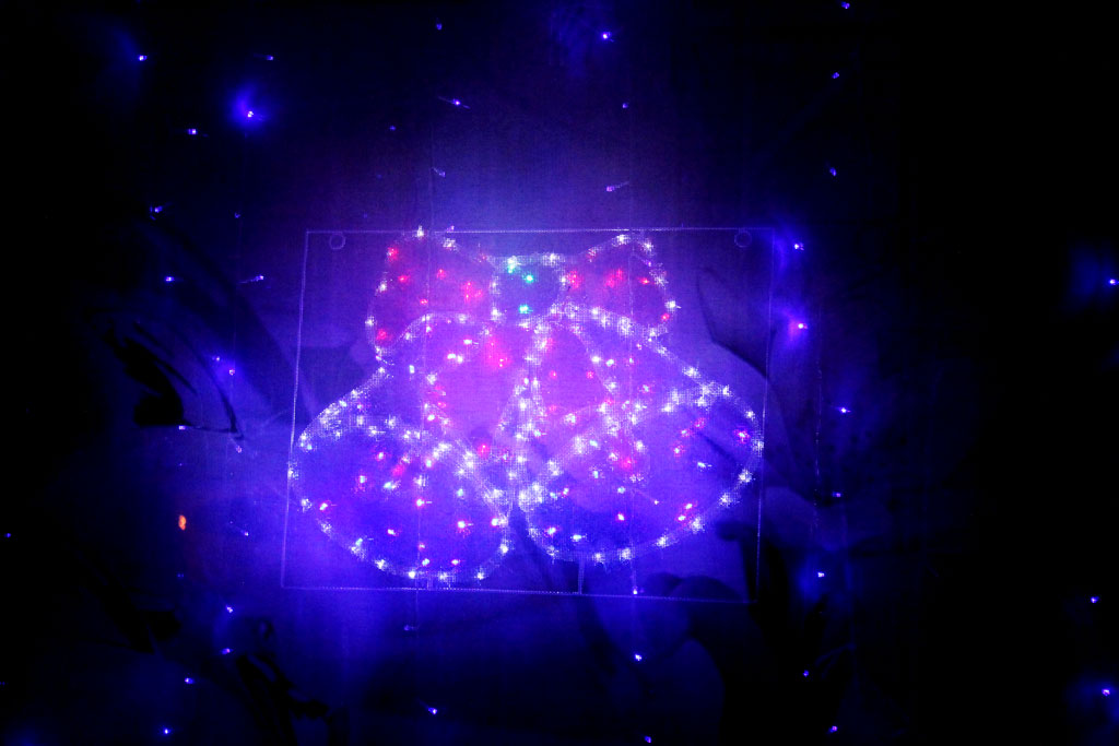 Улицы Саратова и Энгельса готовятся встретить Новый год