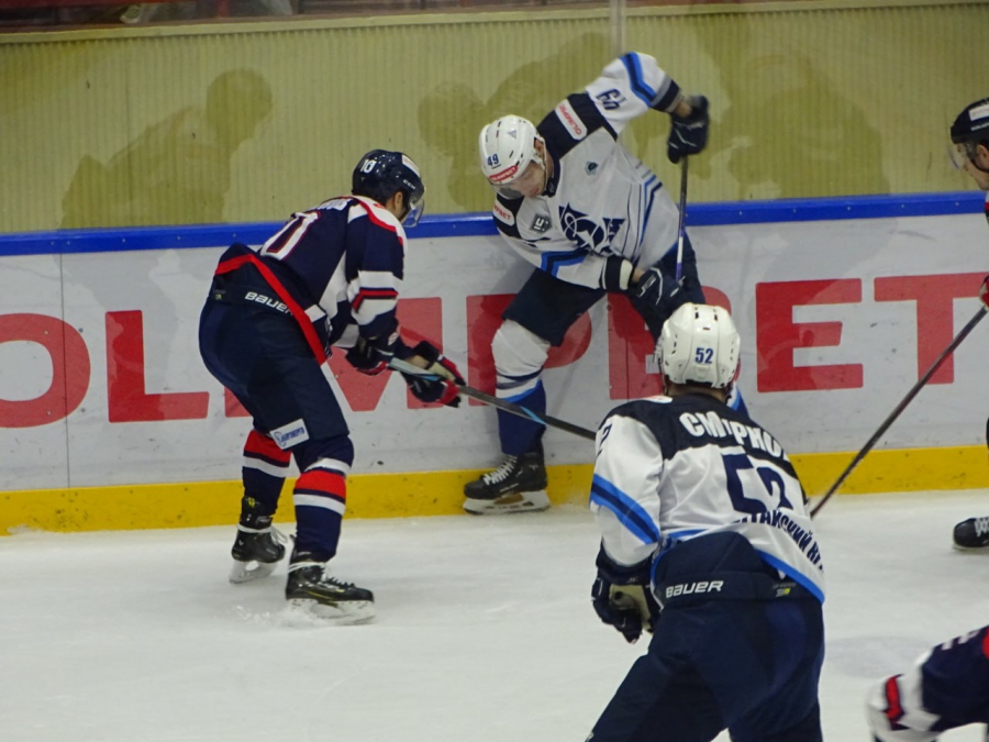 «Кристалл» не удержал победу в матче с «Динамо-Алтаем»