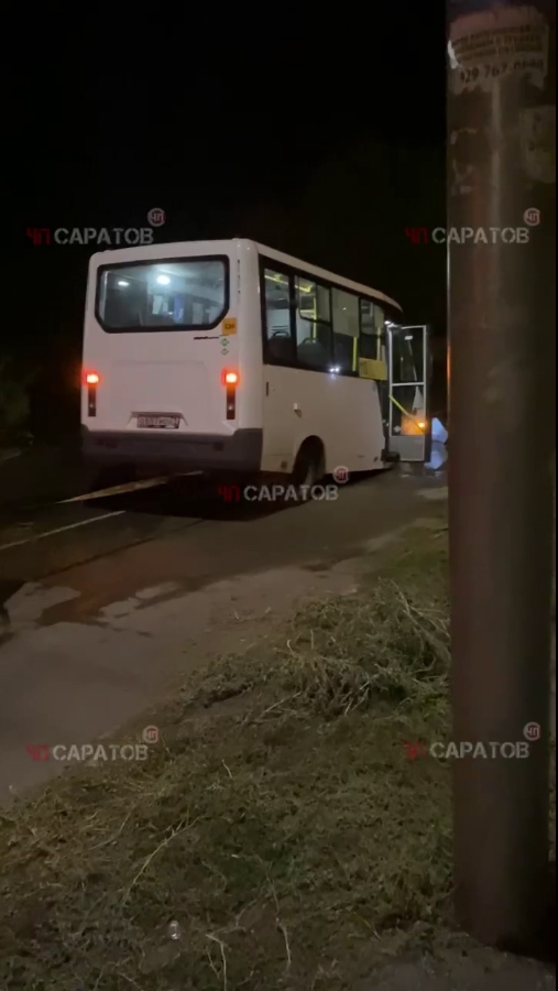 Маршрутка №110 попала в коммунальную ловушку в Комсомольском поселке