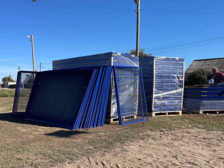 В Мироновке начали строительство хоккейной площадки за 1 млн рублей