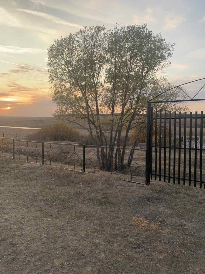 В селах Лысогорского района по инициативным проектам меняют ограждения кладбищ