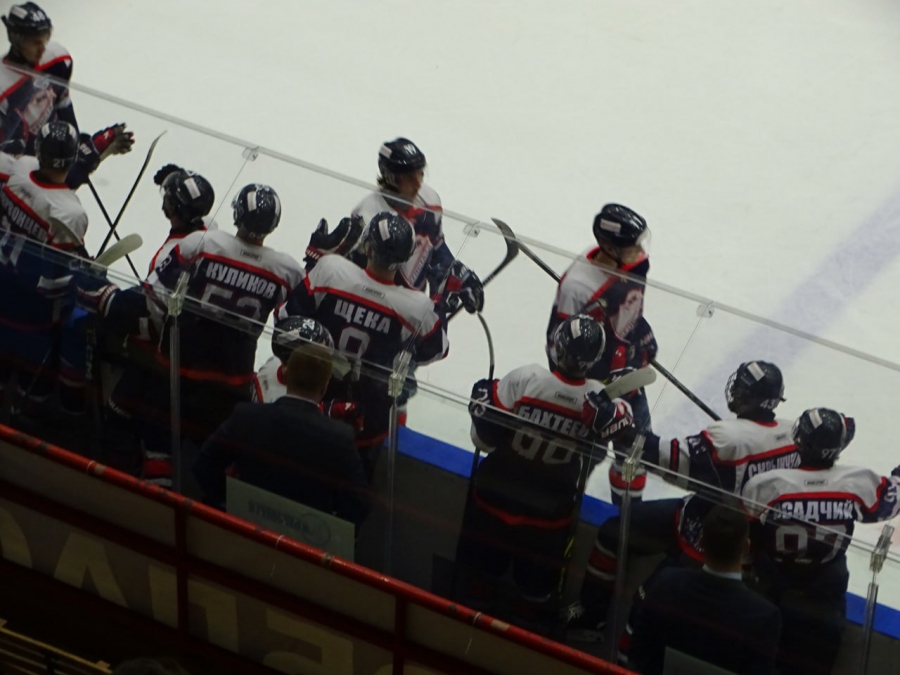 Молодежка саратовского «Кристалла» разгромила белгородских хоккеистов
