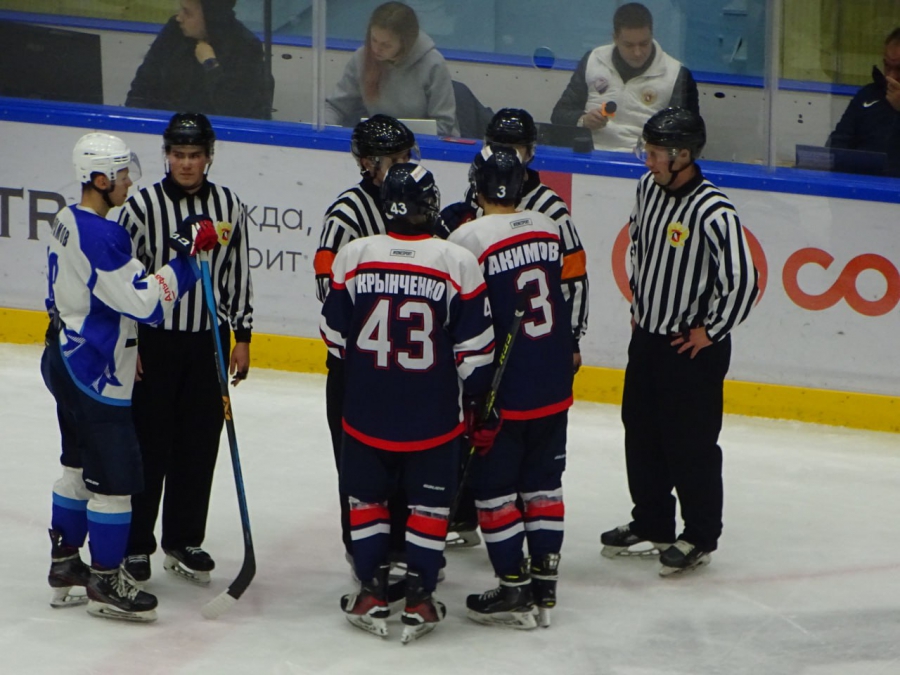 Молодежка саратовского «Кристалла» разгромила белгородских хоккеистов