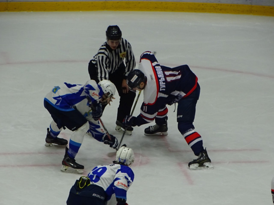 Молодежка саратовского «Кристалла» разгромила белгородских хоккеистов