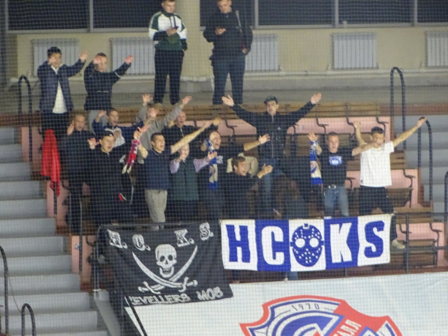 Молодежка саратовского «Кристалла» разгромила белгородских хоккеистов