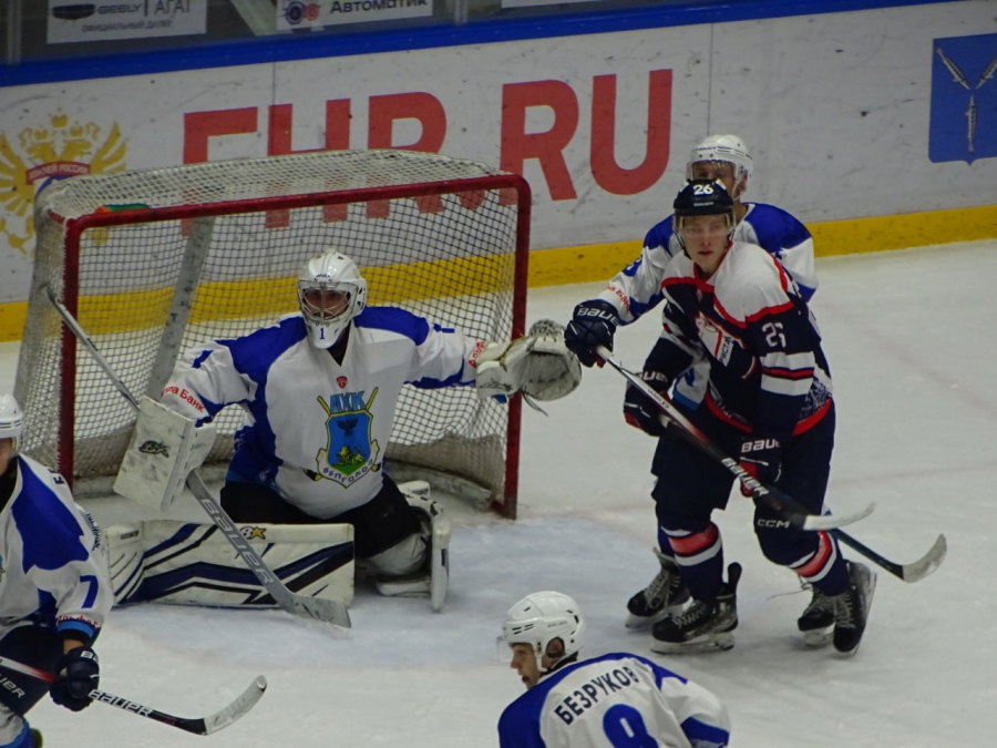 Молодежка саратовского «Кристалла» разгромила белгородских хоккеистов