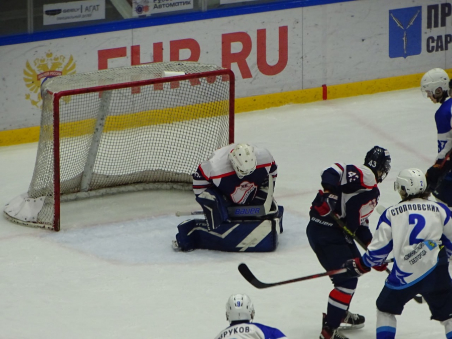 Молодежка саратовского «Кристалла» разгромила белгородских хоккеистов