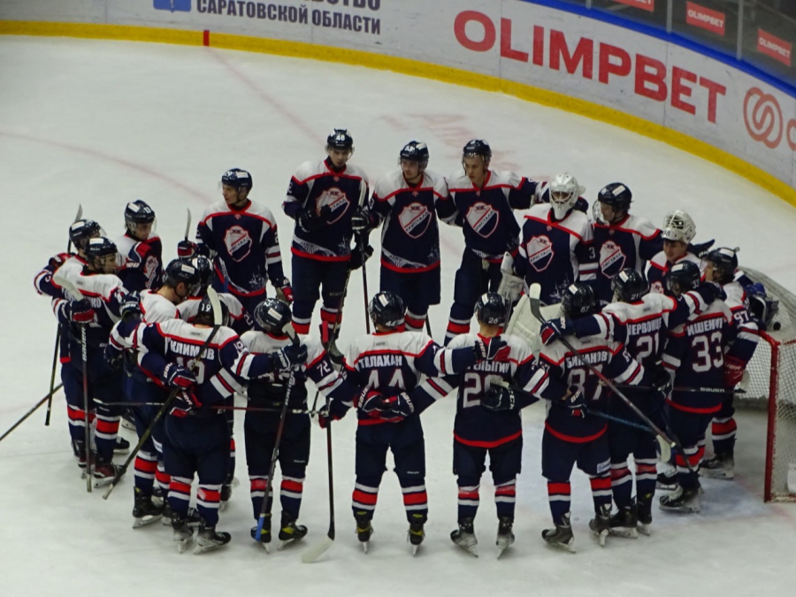 Молодежка саратовского «Кристалла» разгромила белгородских хоккеистов
