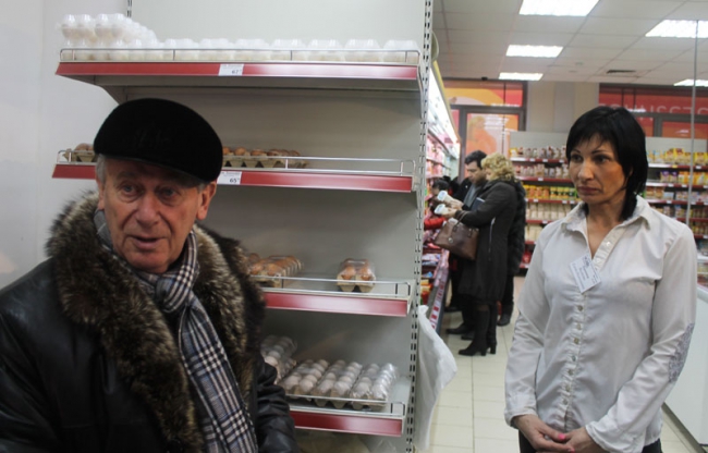 Александр Ландо потребовал закрыть 2 магазина в Саратове