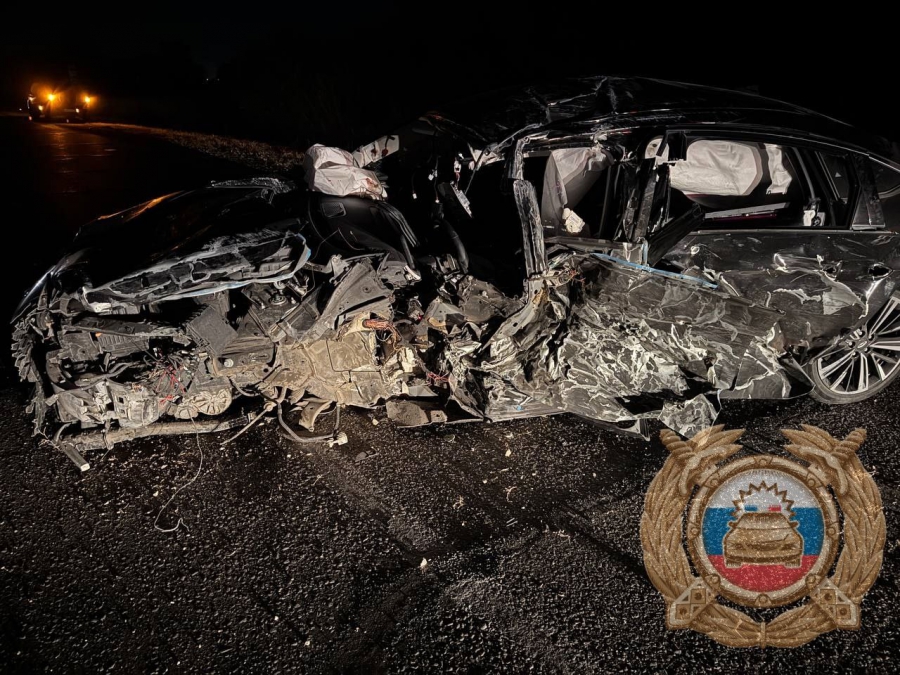 Под Марксом у «Чери» оторвалось колесо после столкновения с грузовиком