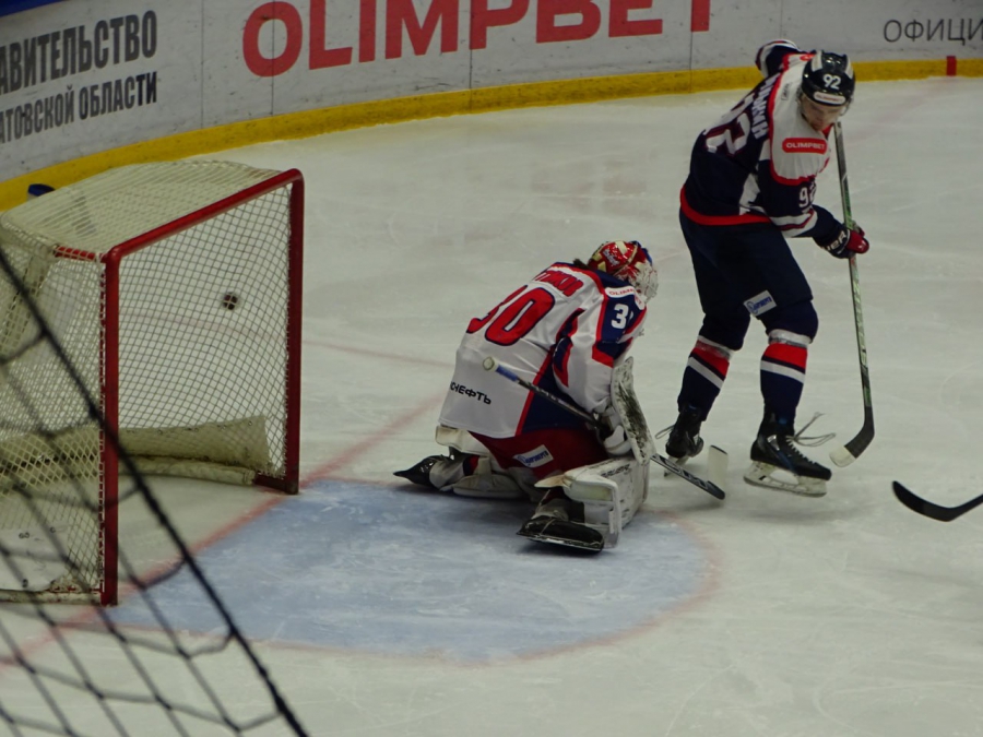 «Кристалл» забросил пять шайб в ворота «Звезды»