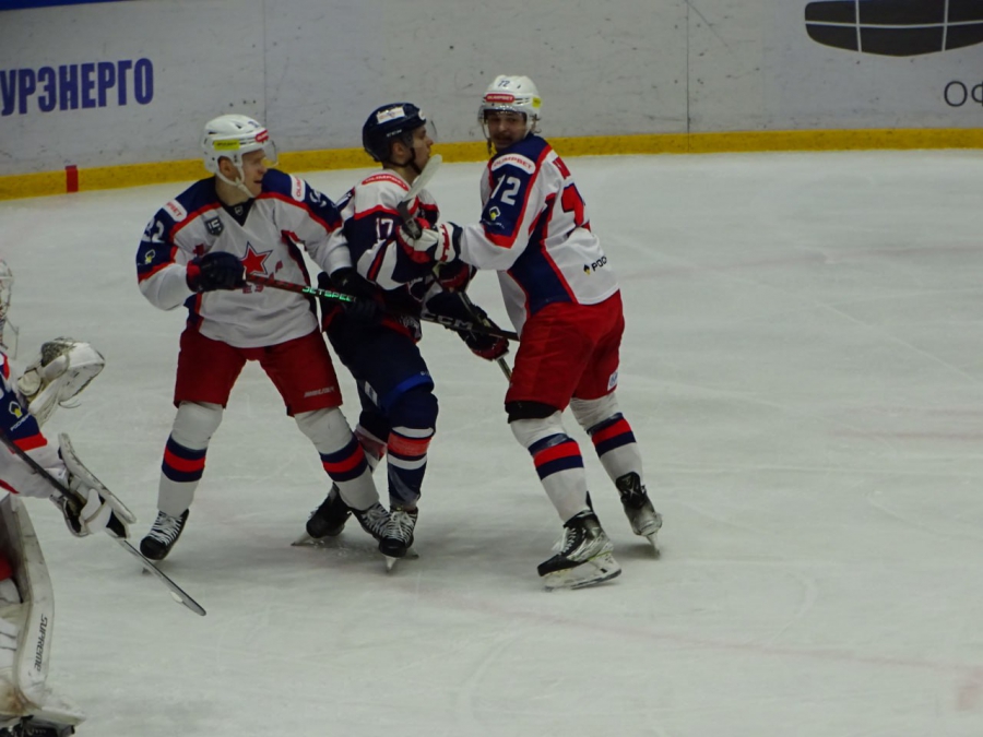 «Кристалл» забросил пять шайб в ворота «Звезды»