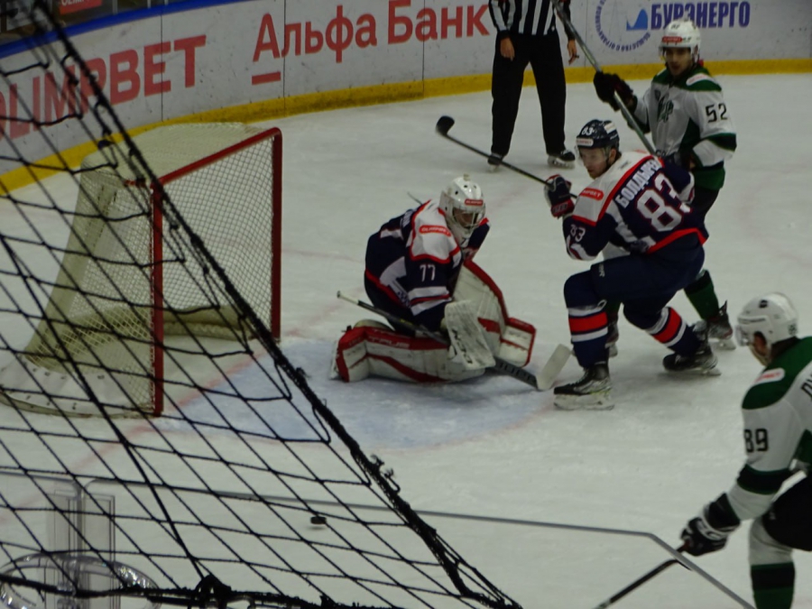 «Кристалл» выиграл четвертый матч подряд