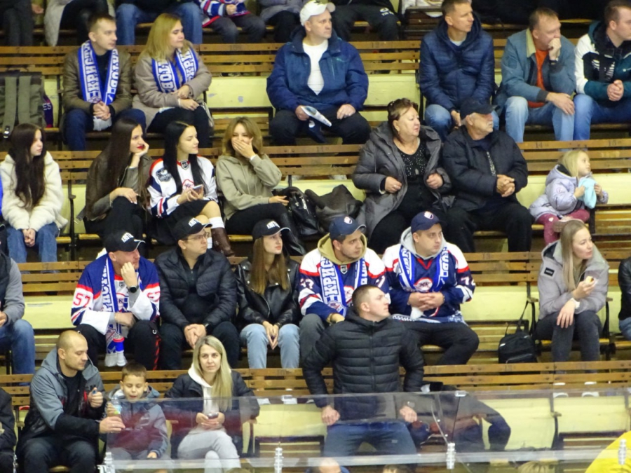 «Кристалл» выиграл четвертый матч подряд