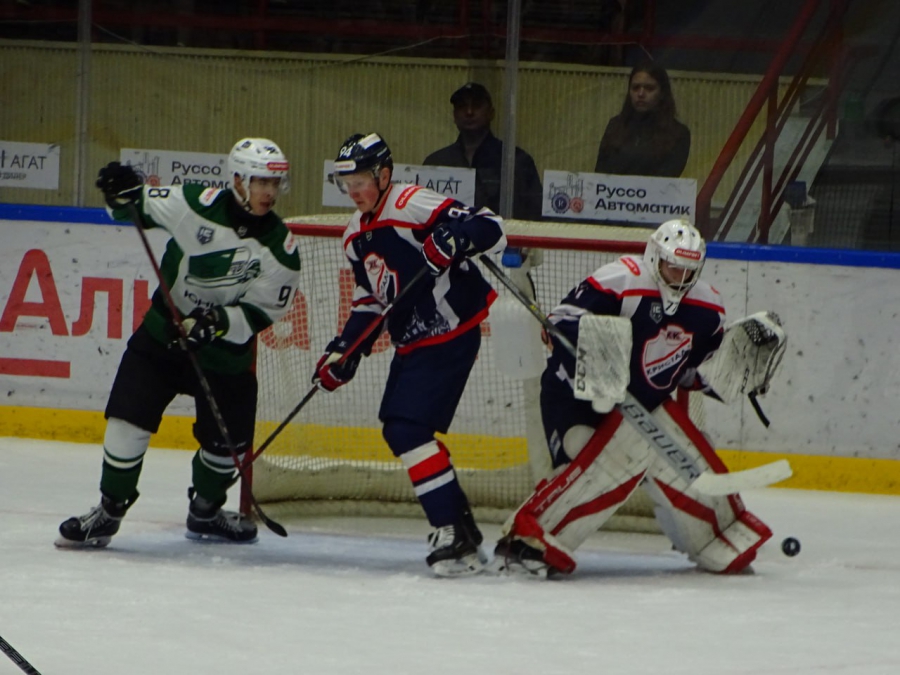 «Кристалл» выиграл четвертый матч подряд