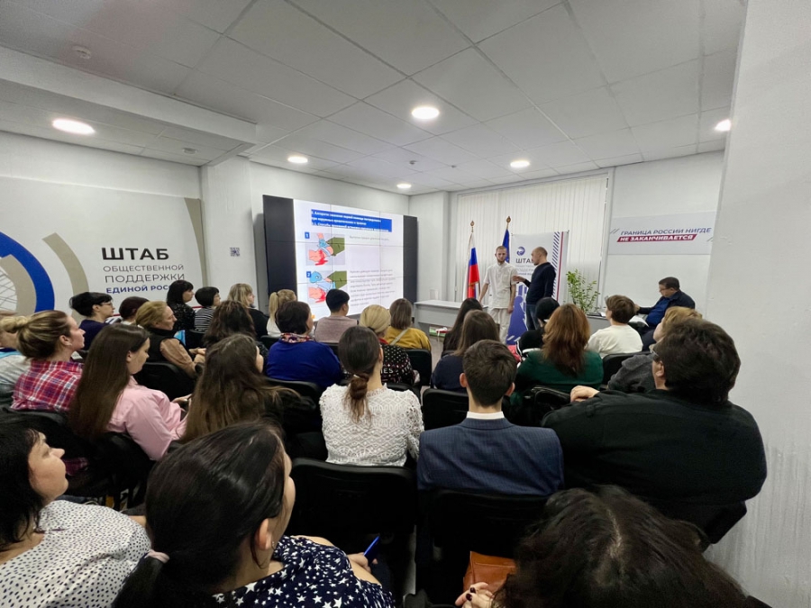 Учителя 18-й школы Саратова стали участниками обучающего семинара по оказанию первой помощи