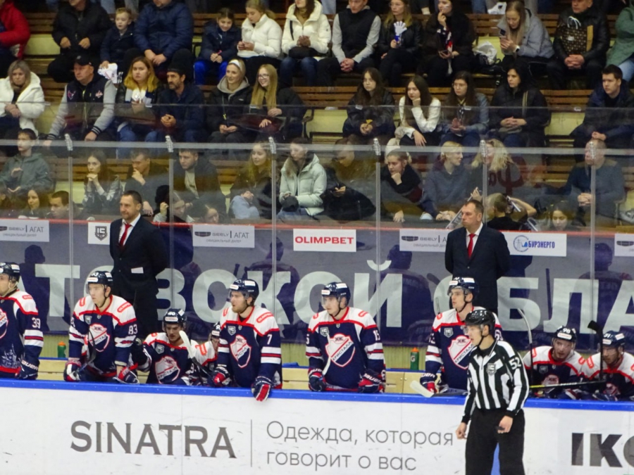 Саратовский «Кристалл» победил лидера ВХЛ